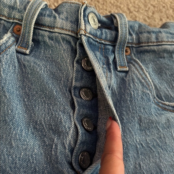 Levi's Classic High Rise Blue Jean Shorts for Women size 25 - Picture 3 of 6